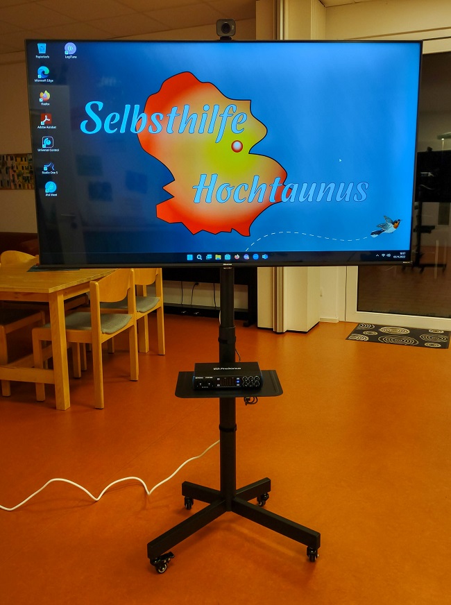 Übergabe moderner Kommunikationstechnik